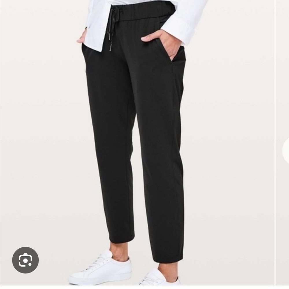 Lululemon On The Fly Pant Size 2 Black